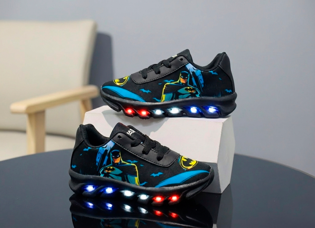 Tênis LED Infantil Batman